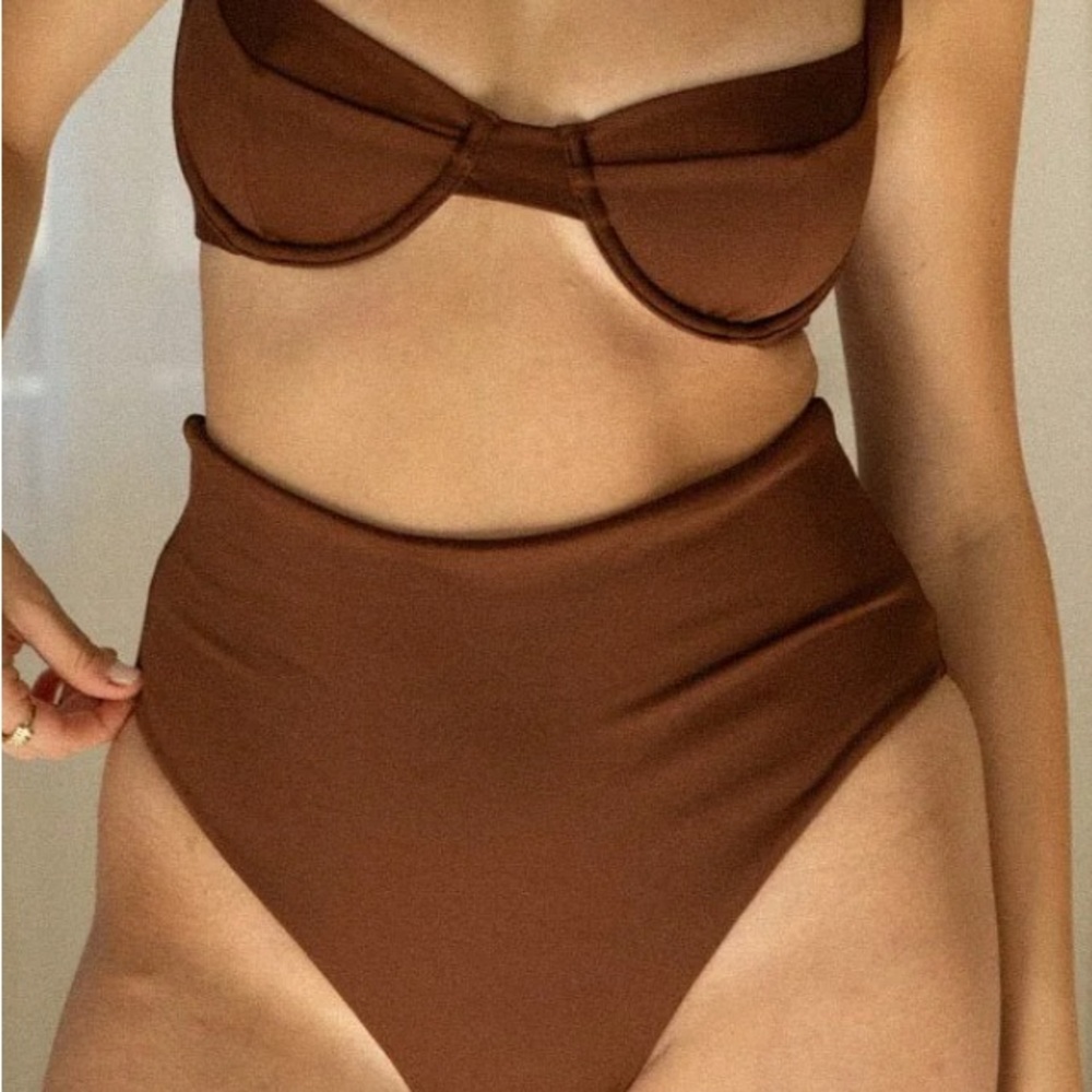 High Waisted Scrunch Bottom